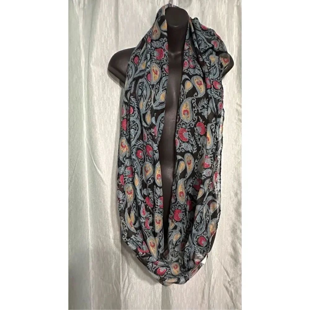 BEAUTIFUL multicolored designed infinity SCARF GOOD CONDITION
